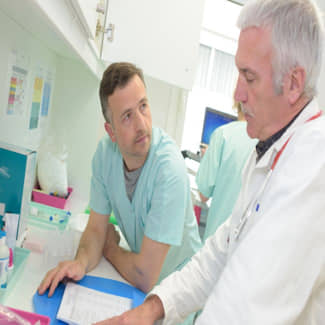 Bij nekbreuk ouderen maakt halskraag meeste operaties overbodig